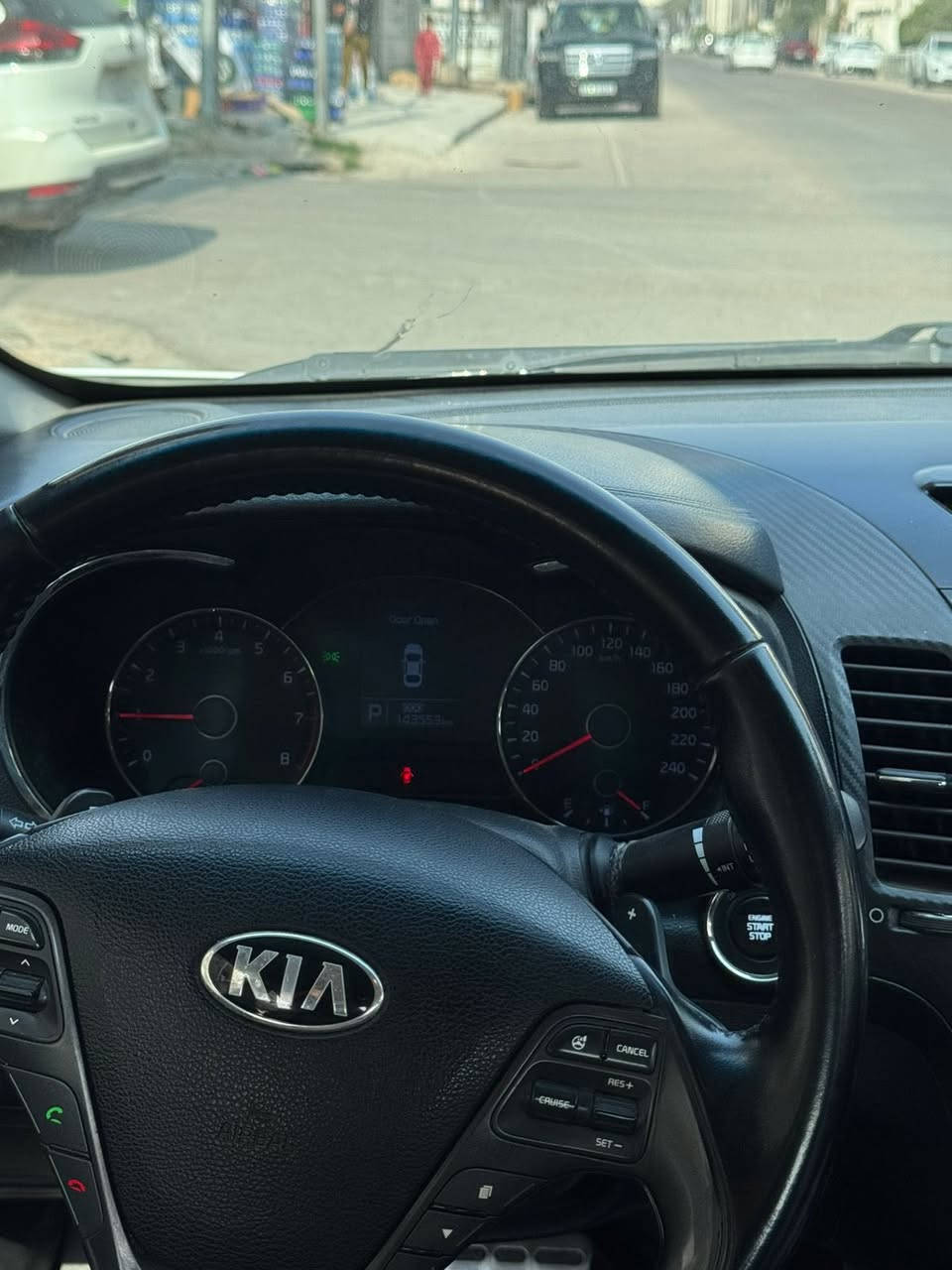 السلام عليكم
كيا سيراتو موديل 13 

لون صدفي ماشيه 142 الف 

وكالة الدولية كفاله محرك كير صبغ 

السيارة فول موصفات بصمه 4 ويل دسك انارة ترحيب بك لايت ولايت لد محرك 1600 دوش 

مكان السيارة الكرخ 

رقم بغداد 

السعر - 12.200$ دفتر و22 ورقة بيه مجال 

***********
