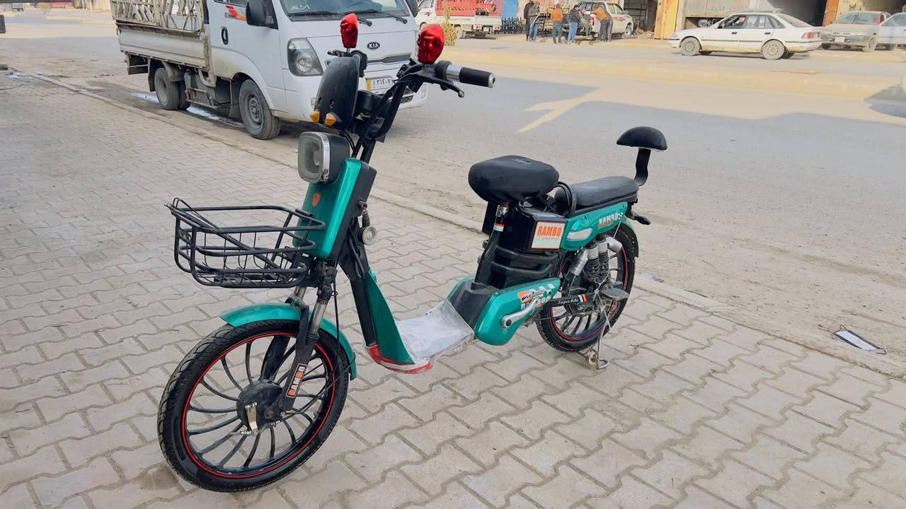 السلام عليكم 
بايسكل شحن للبيع 
صناعة MR
موديل 2025
حجم 20 
تشغيل ع بصمه و صويج 
بطاريات شرط ع فحص جدد 👉👉 
السعر 190 وبي مجال قليل 
مكاني الشرقاط قرب كراج الشرقاط 
رقم الهاتف ***********
ملاحظة بايسكل بعده جديد تجي وشوف
