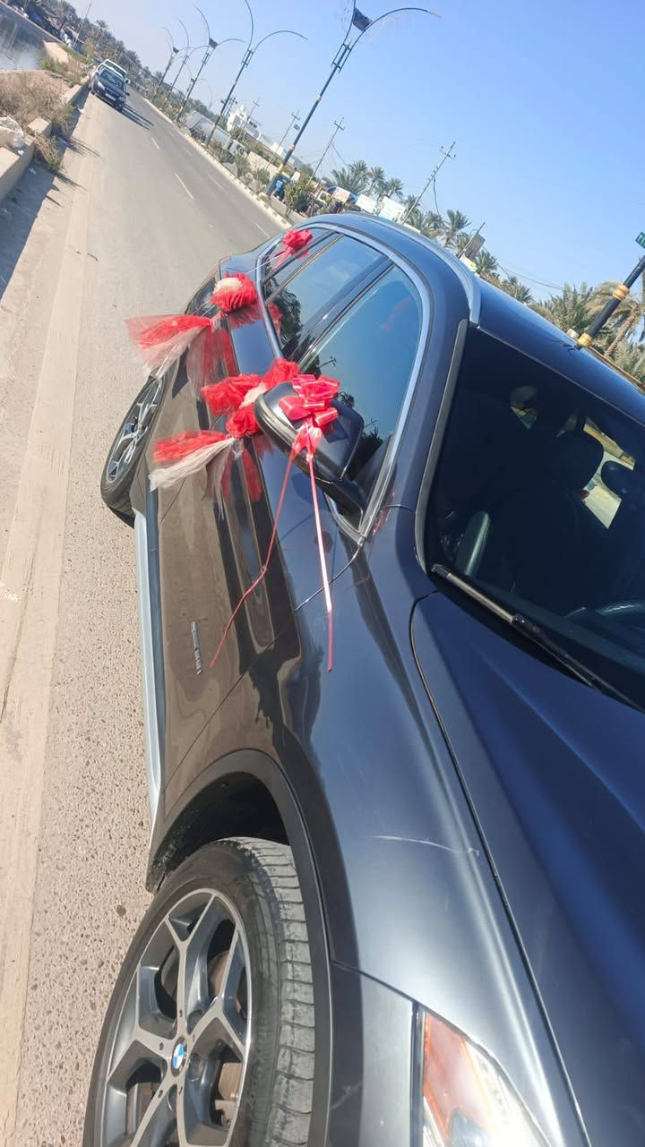 سلام عليكم
BMW X1 2017

4 سلندر تون باور تيربو  

ماشية 56٫000 ميل

فول مواصفات 

بانورما

شاشة 

حساسات امامية و خلفية

كشنات جلد  كهرباء 

لايتات زينون ليزريا تتحرك مع الستيرن

ثلاث وضعيات قيادة 

ماوس لتحكم الشاشة

كشنات ميموري خزن قيادة

نظام اوتو بارك 

جنطة كهرباء 

هاند بريك كهرباء

و بعد و بعد مواصفات 

رقم بغداد خصوصي تحويل ثاني يوم 

بدون حادث سيارة نظيفة جداً

السعر 180ورقة 

مكان كربلاء ‏‪***********‬‏
