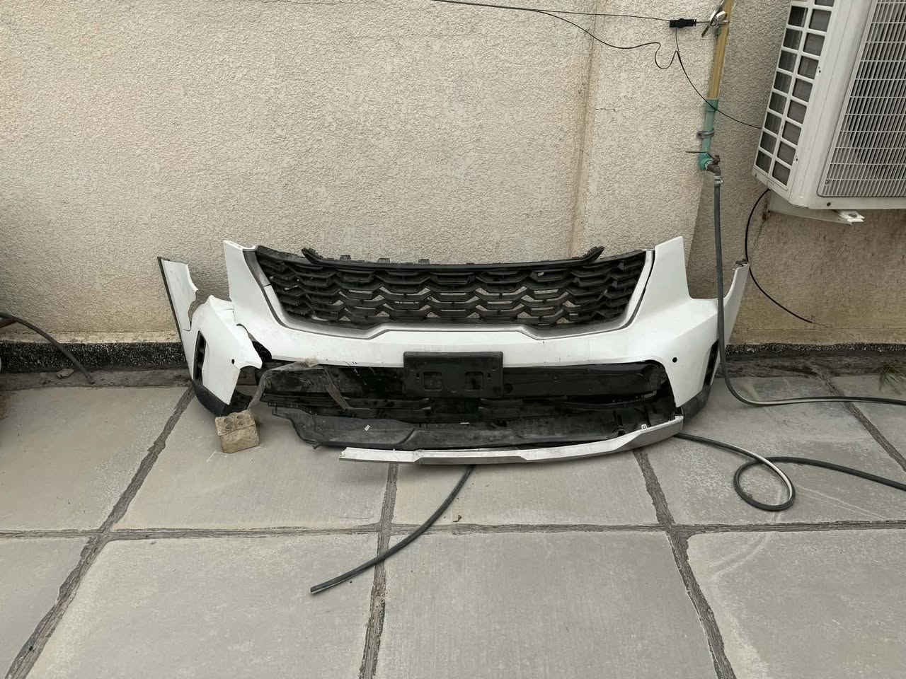 دعاميه سورنتوا موديل 2024و2025 
امريكي اصليه لون ابيض الكسر موضح بالصور 
بصمة سورنتوا امريكي اصليه 
للبيع المكان بغداد الكرخ 
***********
