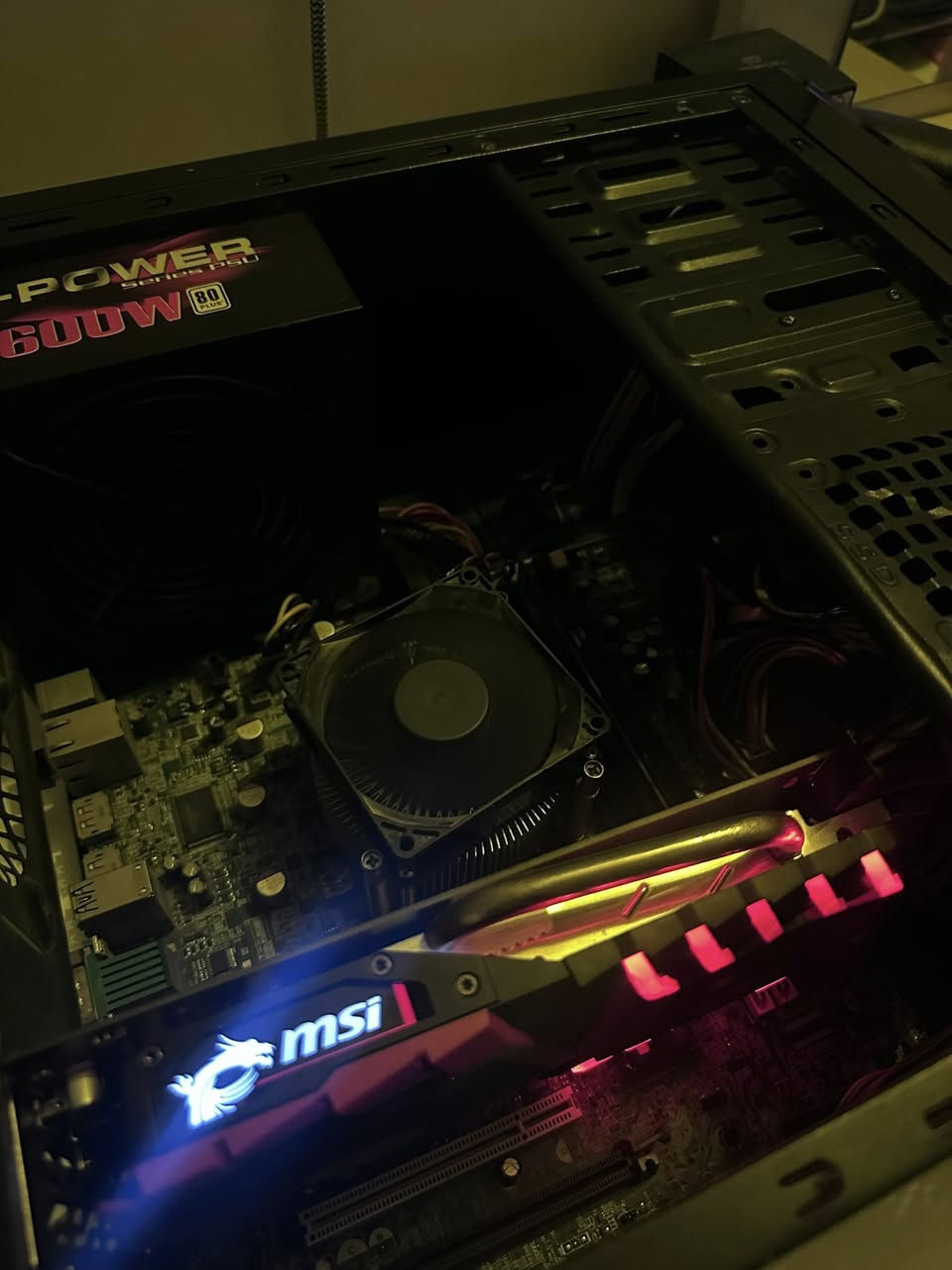 حاسبة سستم
مواصفات
Core i5 جيل الرابع
كرت الشاشة 1050ti 4g
Ssd 256g
للبيع
سعر ٢٣٠ الف
***********
