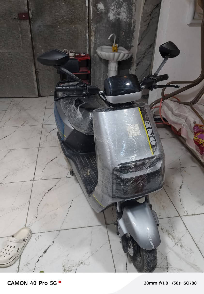 دراجه شحن للبيع دراجه شخط مابيها بطاريات ليثيوم تخم تاير جديد كهربايات كلهن شغلات ماكو عطل بيهن سرعة 100 
سعر 700 بيع او ومراوس بي دراجه بس كون نضيفه
رقم***********
