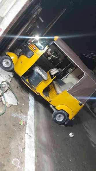 سلام عليكم تكتك 19شهر ١١ رقم وسنويه لوحات بعدها ما طالعة مكاني بغداد الحسينية ***********  سعر 5600 وبيها مجال حك جية للطيبن
