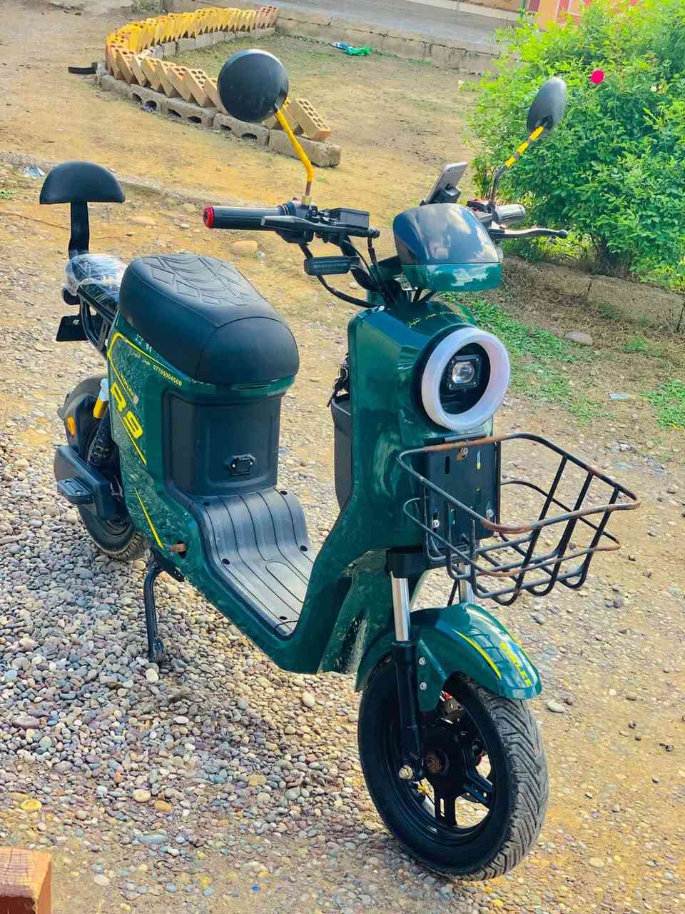 بايسكل شحن ار ٩ فول مواصفات ٢٠٢٥ كله شغال بلوتوث شغال تشغيل عن بعد قاعده مبايل بطاريات ٢٦ كل واحد جديدة شرط الفحص السعر500وبي مجال 
تصل وتدلل *********** سرعه مالته 109
