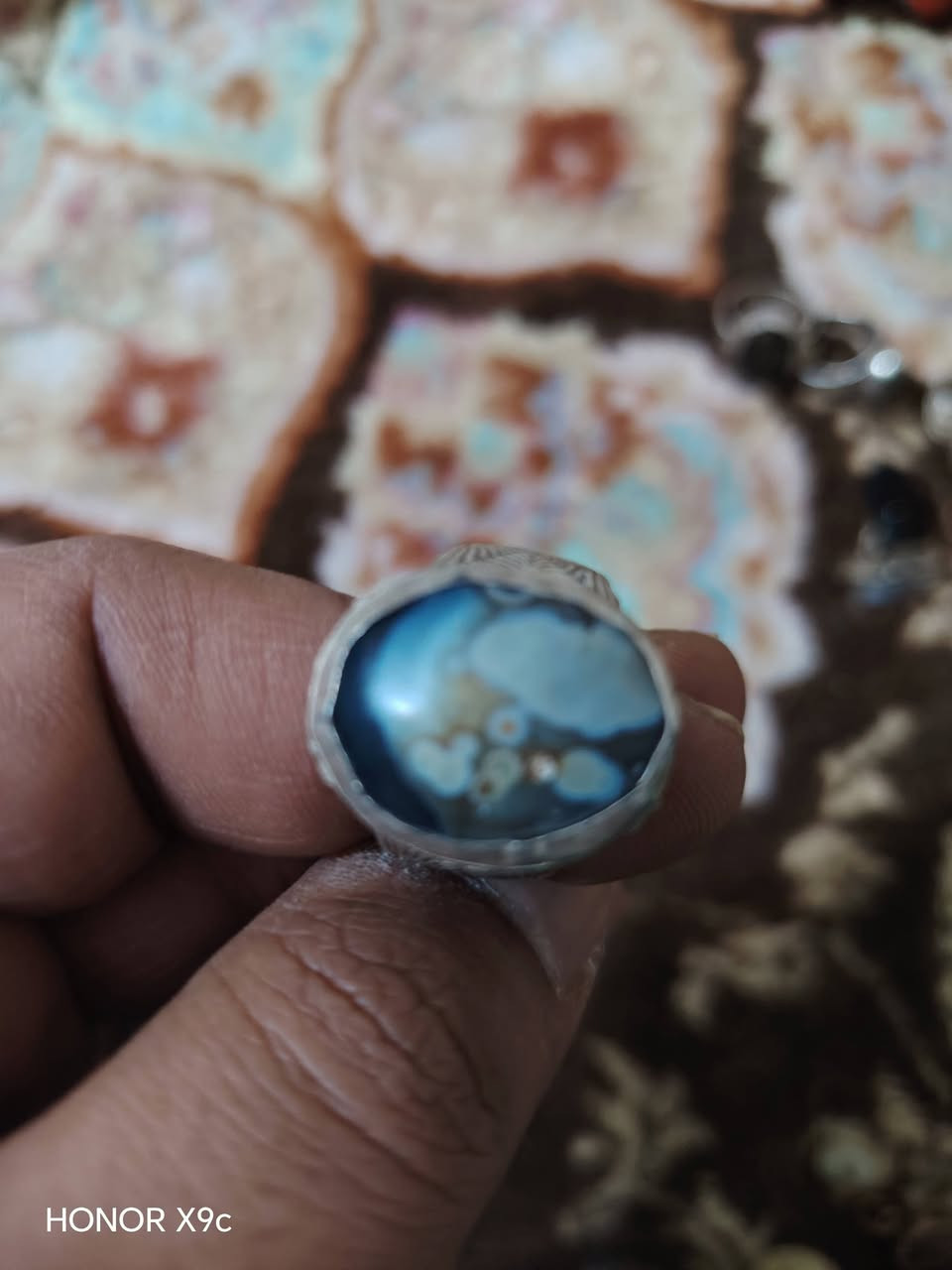 السلام عليكم للبيع  محابس احجار كله قديم ابيع شلع 
وكله فضه ثقيل الي يريدهن يتفضل خاص او ***********
