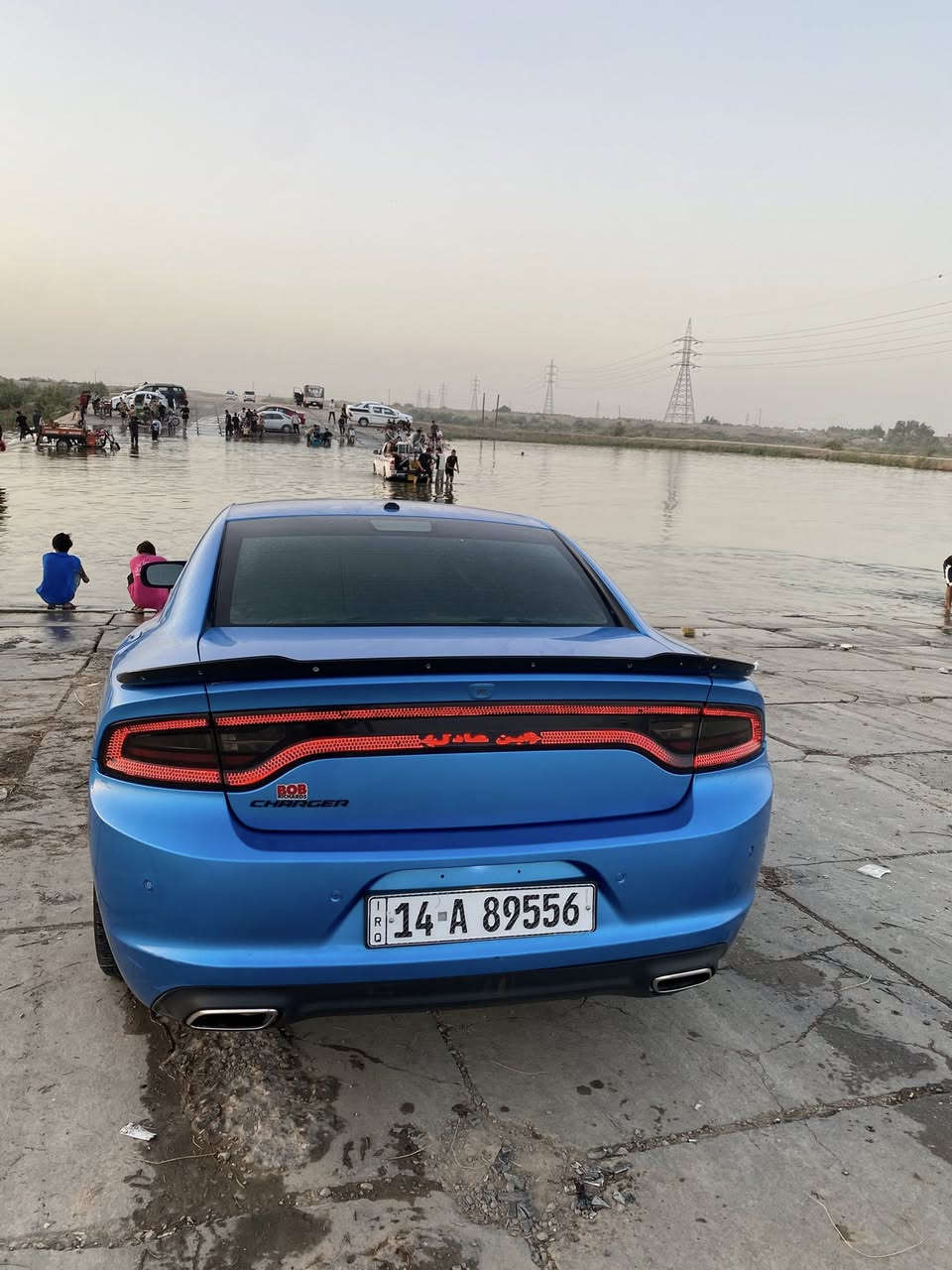 السلام عليكم جارجر 2018اصل لون مميز بحري
وارد امريكي حادثه جاملغ وبنيد وبلعراق صار بيها قطعتين تبديل باب وجاملغ نفس لون سياره جاهزه مكينه كير حداده تخم تاير  مواصفاته بلاك توب تشغيل عن بعد شاشه كبيره حساس تئدفه تبريد ثلج ❄️ رقم بصره بسمنه
السعر ب 190 وبيها مجال 

المكان بصره قضاء المدينه 📍رقمي ***********
