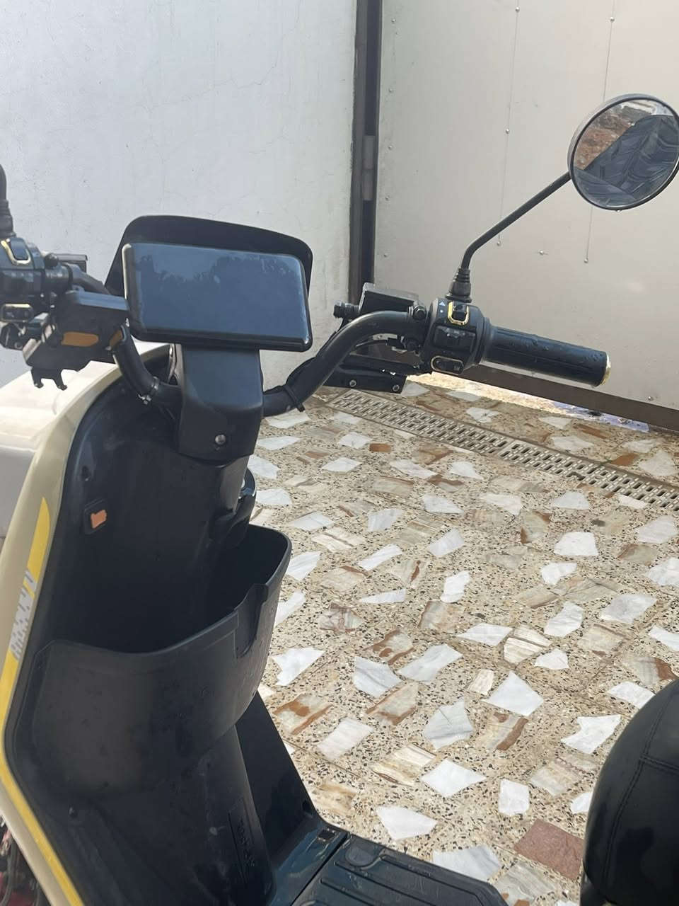 السلام عليكم عندي دراجة ار
٧  خمس بطاريات استخدمتها
اقل شهر وصار دوامي بعيد
ونتركت وكعدن الباتريات يعني
نقصها باتريات جيب باتريات وشغل يمي وتطلع

مكاني بغداد البلديات


**إذا كنت صاحب هذا الإعلان وتريد حذفه لأي سبب، رجاءا أرسل رسالة إلى الدعم الفني**