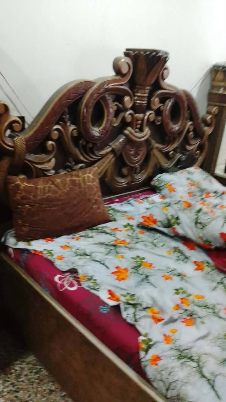 سلام عليكم غرفه للبيع مناسبة مكان سبع لبور ***********

