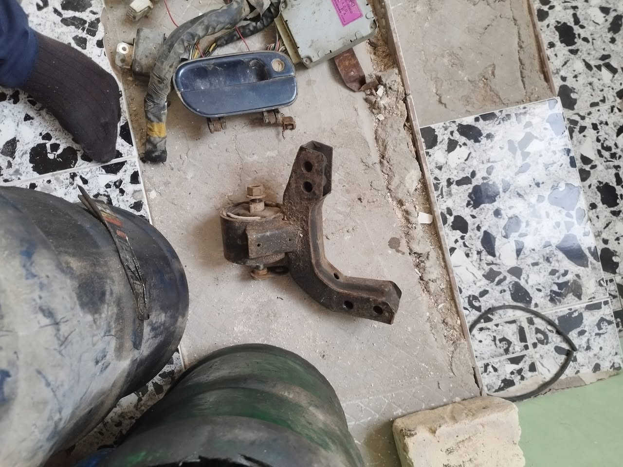 اخوان سلام عليكم غراض النتره دمعه للبيع اليريد موجود فريز تبريد راديتر مع المراوح عقول اوتوماتيك بطاين جام اربغ بيبان يدات خارجيهدركه ستيرن تفصيخ الغراض وبعد اهواي غراض توصيل موجود كافه المحافضات  رقمي واتساب ***********
