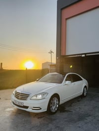 وبركاته للبيع   المواصفات (مرسيدس S3502012):  المحرك: \(V6\) بسعة 3.5 ...