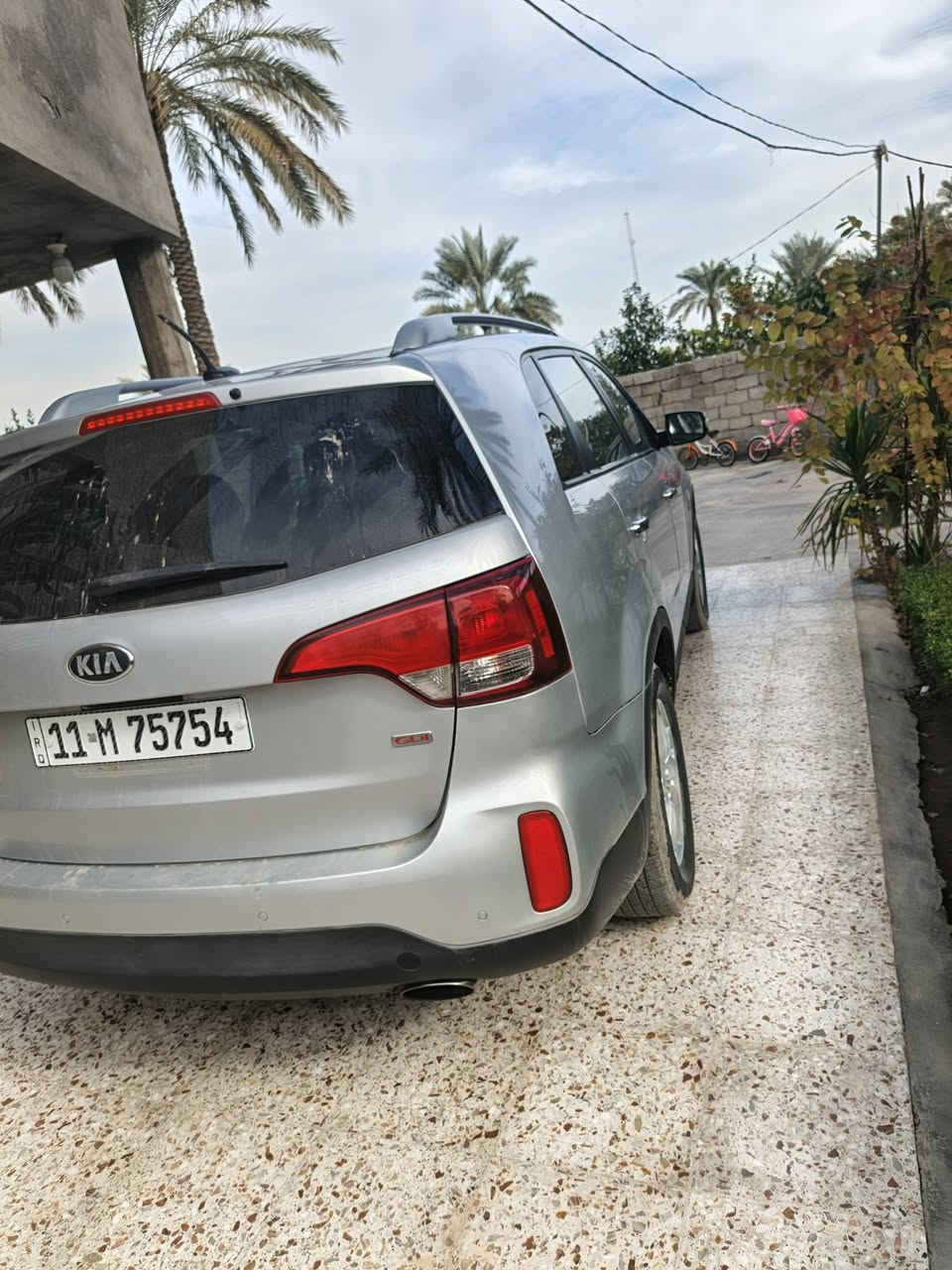 سلام عليكم للبيع سورنتون ٢٠١٤ مكينة كير حداديه كفاله حادثه جاملغ خلفي فقط خمسة راكب السيارة نضيفه جدآ مكينه ٤   ***********  مكاني بغداد
