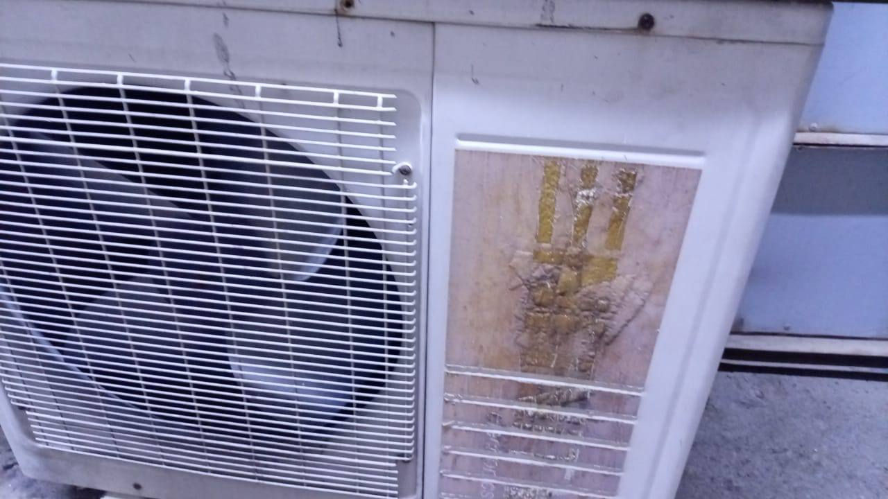 سبلت طنين نضيف كامل وشغال مع كل ملحقاته شركة انفنتي سعر 300 وبي مجال


**إذا كنت صاحب هذا الإعلان وتريد حذفه لأي سبب، رجاءا أرسل رسالة إلى الدعم الفني**