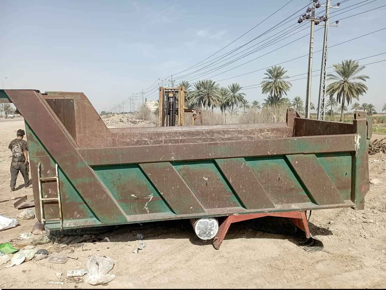 سلام عليكم بدي للبيع مايلر طول 4ونص  كامل كبل لل شغل السعر تصل عل رقم  ***********
