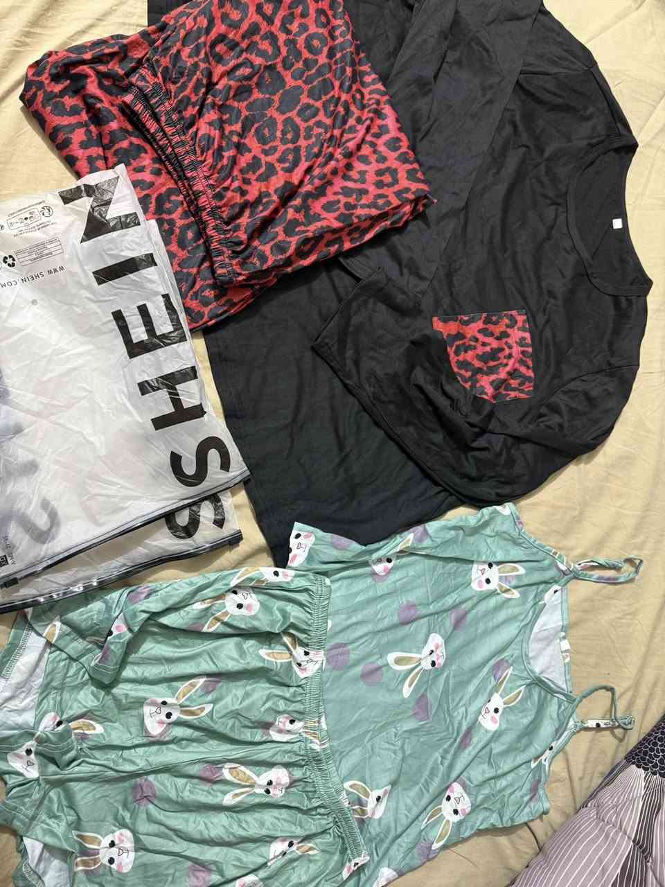 ملابس شي ان واحذيه وملابس اطفال  كولش حلوات للبيع  الي يريدهم يتفضل خاص وعندي مخاور هم


**إذا كنت صاحب هذا الإعلان وتريد حذفه لأي سبب، رجاءا أرسل رسالة إلى الدعم الفني**