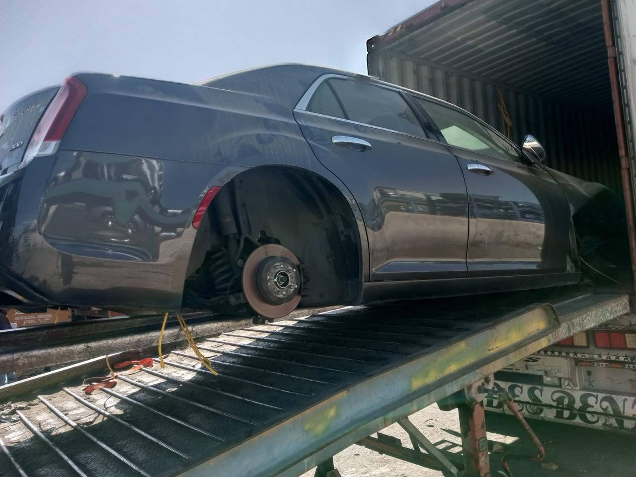 كلايسلر واباما S300 2019
مرقم بغداد 
دخول جديد بكتاب ضباط 
فول مواصفات بونراما بدون ايرباك 
او دواخل 
حادث مثل ما بالمنشور 
ابيعه بدون تصليح
السعر 233ورقه بدون تصليح
مكاني بغداد زيونه
***********
***********
