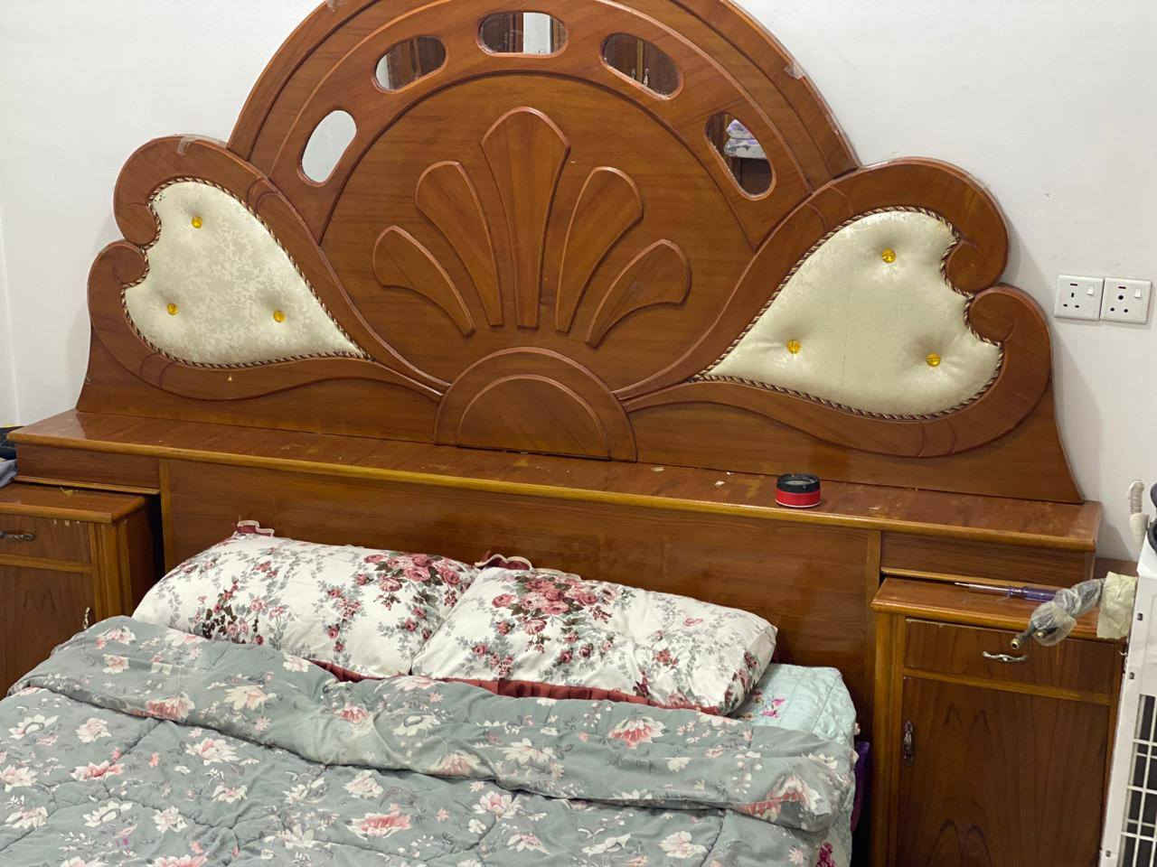 غرفة للبيع صاج حطاطة السعر 550 وبيها مجال العنوان بغداد الدورة شارع الطعمه  للاستفسار ***********
