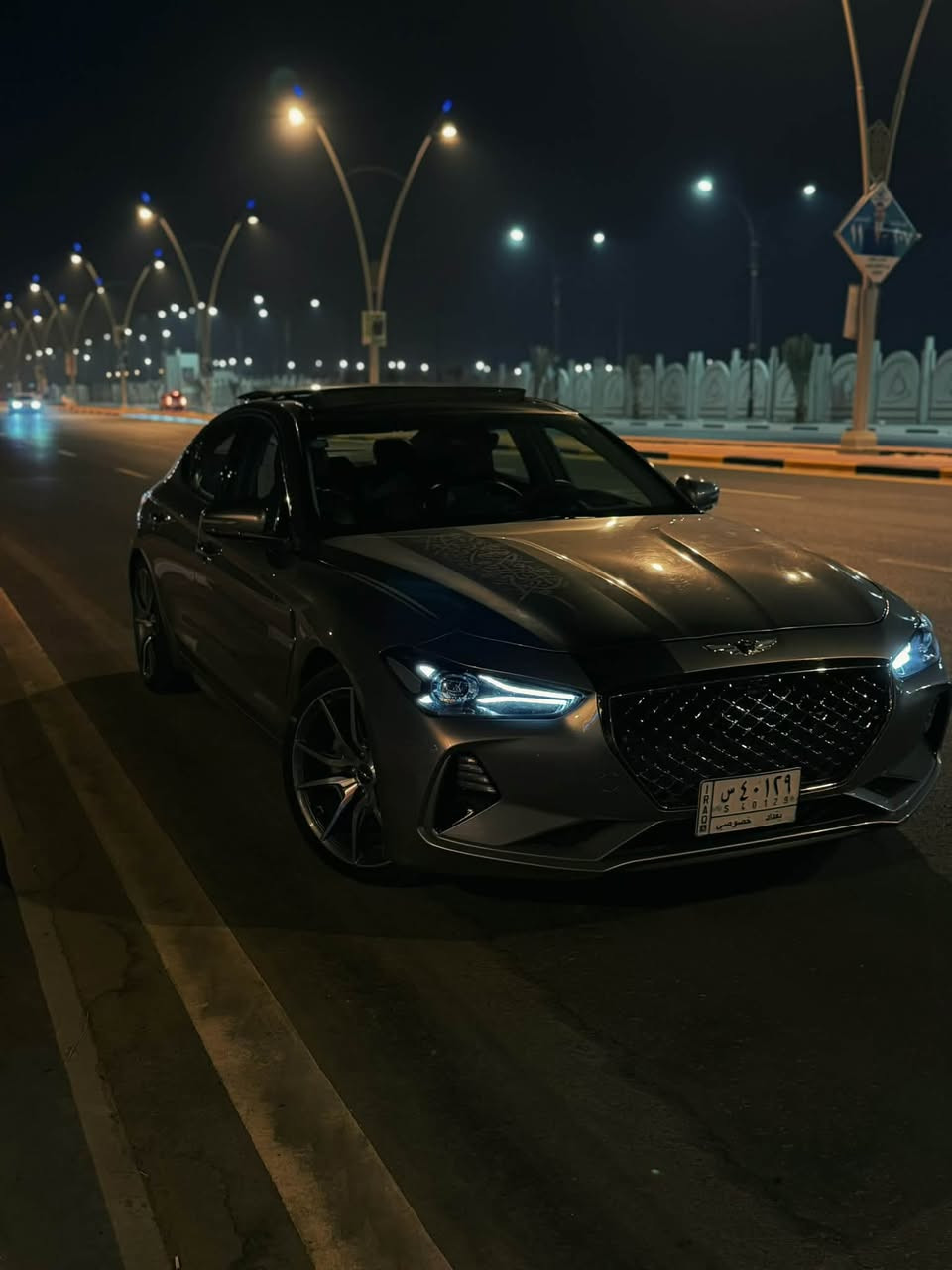 بيع او مراوس حسب القناعة
جينيسسز G70 2020
مواصفات جينيسس G70 موديل 2020 - محرك 2.0 تيربو (الفئة
سبورت برستيج
Genesis G70 2020 :الموديل •
• المحرك: 2.0 لتر تيربو (4 سلندر)
• القوة: 252 حصان
• العزم: 353 نيوتن.م
• ناقل الحركة: أوتوماتيك 8 سرعات
• نظام الدفع: تو ويل
Eco / Comfort / Sport / Smart :أوضاع القيادة •
• مثبت سرعة
• حساسات أمامية وخلفية
• كاميرا خلفية
• بصمة
Android Auto و Apple CarPlay إنش تدعم 8 شاشة وسطية •
• بلوتوث وUSB
• مقاعد جلد مع تحكم كهربائي للمقاعد الأمامية
• تدفئة للمقاعد الأمامية
• تحكم أوتوماتيكي بالمكيف (ثنائي المناطق)
Auto Hold مع (EPB) فرامل إلكترونية •
• نظام 

ماشيه ١٤٠،٠٠٠ كيلو 
حادثها جاملغ وبنيد من امريكا 
بالعراق صار بيها صبغ بلبيبان ولجاملغ لخلفي 
رقم بغداد.  تحويل 
160$ وبيها مجال
***********
