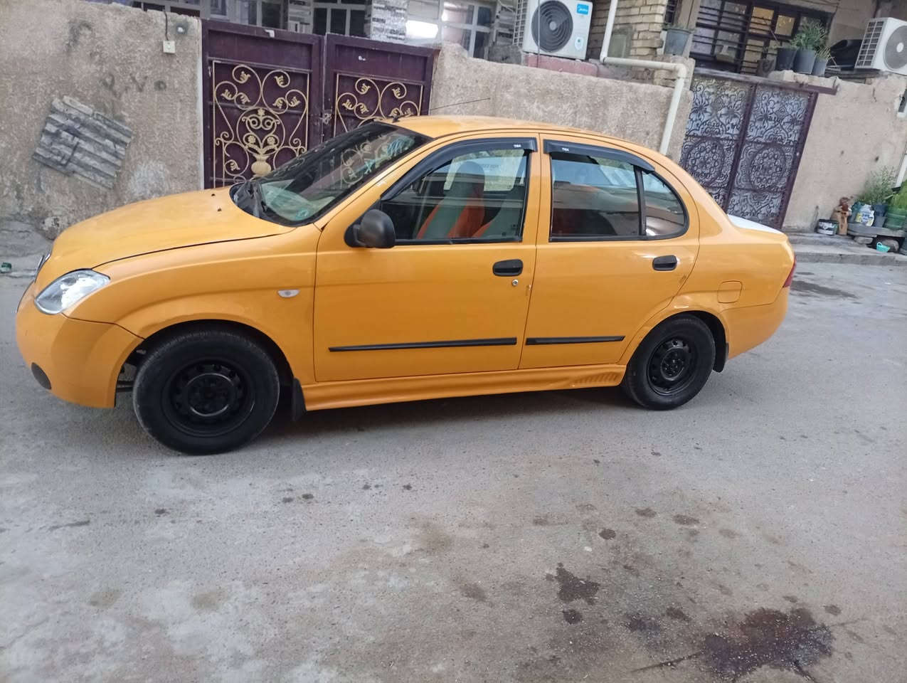 السلام عليكم عندي طيبه مديل 15للببع سياره كفاله عامه من الضربه والصبغ والتبديل والمعجون بيهه طخه بل جاملغ الخلفي كد شبر فقط والباقي كفاله كير جديد المكينه بيهه بلاستيك ولف تخم تاير جديد صدر امامي جديد صدر خلفي جديد كهربائيات كلهه بلاد وضع شركه سياره تراي زيرو وخير من الله سنويه جديده ارقام نكليزي هزه جديده بسمنه سياره مصفره هيئه وغرامات تحويل ثاني يوم السعر 31وببهه مجال للشراي المكان بغداد الشعله خطيب الزراعي رقم الهاتف ***********
