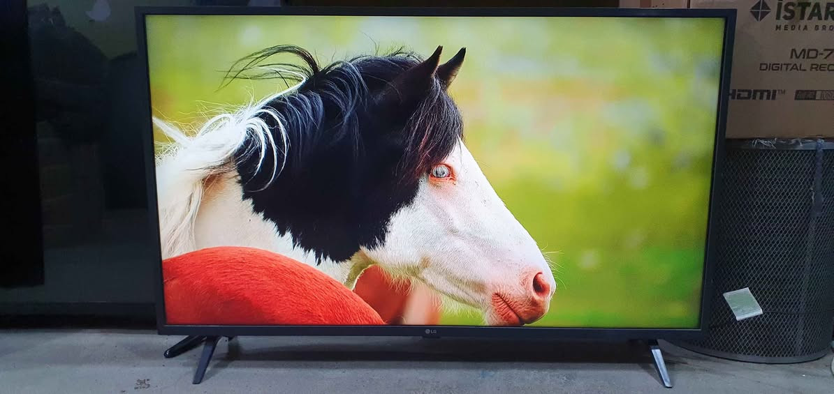 تەلەڤیزیۆنی LG قەبارە 43 سمارت HDR
سەتەلایتی تێدایە مۆدێل LM6300PBD
خاوێنە نرخی 150000 بێ مامەڵە لە
هەولێرەواتساپ *********** أربيل, العراق
