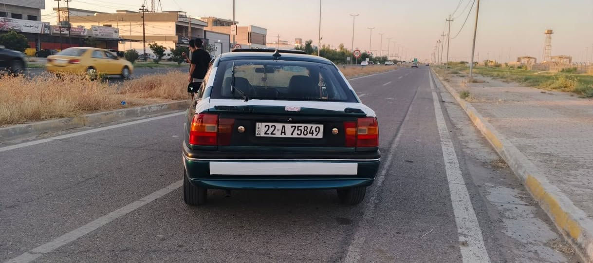 فكترا 1994 وارد ياباني دبل إيرباك سنوية هزة جديدة دفتر بانزين بيها سيارة بيها شبر ضربة ورة مواصل للحوض مصبوغة عام للجمالية ***********
*********** كركوك, العراق

