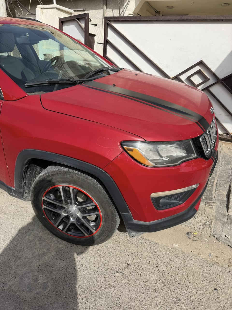 سلام عليكم جيب كومباس ٢٠١٨ ماشيه ٥٤ الف بانوراما وجلد حادثه خفيف صبغ جاملغ وبنيد مكينه كير صدر كامله رقم بغداد مكانه بغداد الكرخ رايده ب ١٢٥  
***********
