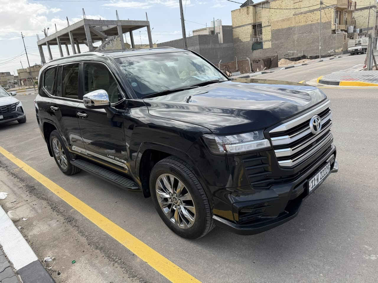 سلام عليكم لاندگروز 2022 ساز اصل GXR limited معروفه مواصفاتها رقم بغداد مميز  كفاله عامه سونارها مرفق بلمنشور 
ماشيه 48 الف 6 سلندر مكانها كربلاء ب624  وبيها مجال 
للاستفسار :- ***********
