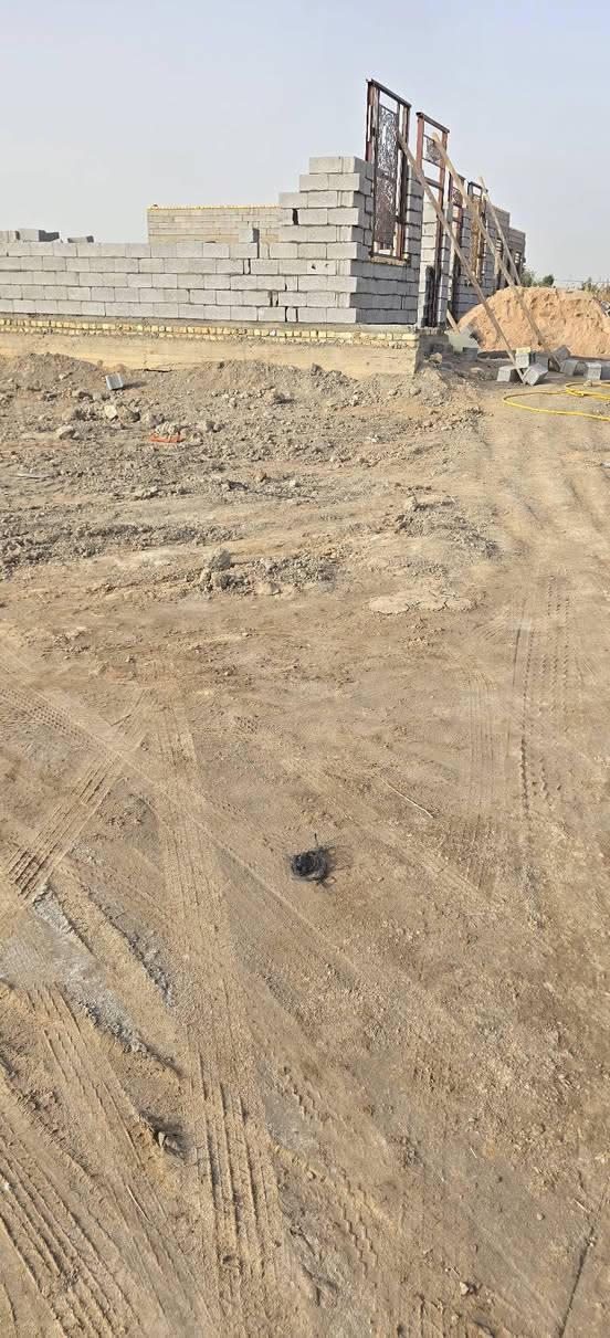 قطعه زراعي٢٠٠م للبيع على طريق ابو الماش قرب الشركه بكاع سيد جمال منطقه السعد ***********
