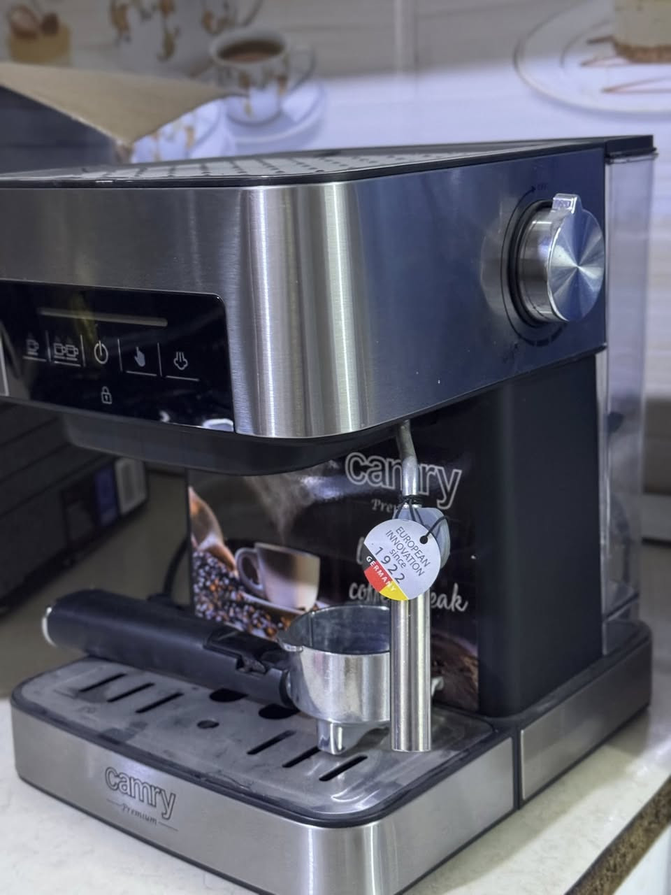 السلام عليكم اخوتي جهاز قهوه اسبرسو مركه معروف جديد كامل ملحقته متعداد الصفات بل تحضير ومبخر حليب سعر 75


**إذا كنت صاحب هذا الإعلان وتريد حذفه لأي سبب، رجاءا أرسل رسالة إلى الدعم الفني**