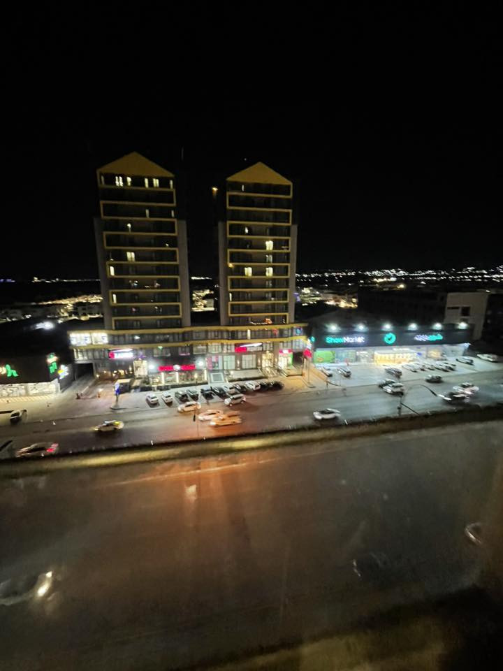 ￼شقه لليجار فارغ   
بي سبليت و كونتر طباغ 
‏عنوان طريق  كسنازان قريب مدينة العاب مجد لاند
***********
