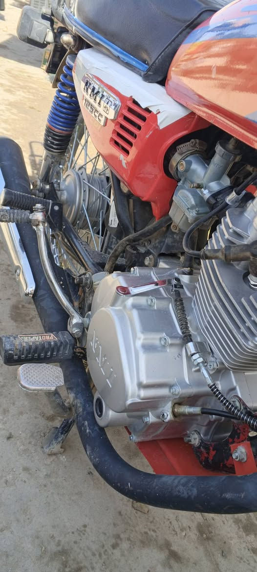 سلام عليكم دراجه للبيع مستعجل على بيعه شاصي 16 غراض كله جديد صارله شهر معمره دراجه بالحقيقه احله من صوره ***********
