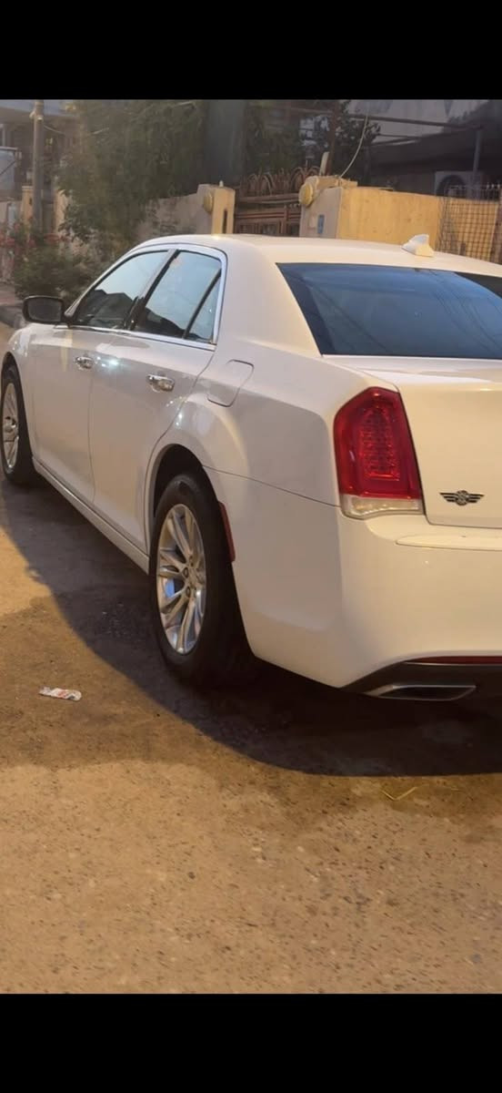 السلام عليكم
كرايسلر c300 فول 16 اصل
سنويه ل 28
مواصفات السياره
محرك 3600
كشنات كهرباء تدفئه وتبريد
ستيرن كهرباء تدفئه 
بنرامه
مري قلاب
خزن كشنات
برده خلفيه
هيتر كشنات خلفيه
 السياره وارد كندي 
بيها بي دي آر بالبيبان عكس السايق ع شكل شخط وراجع بلاد بدون صبغ والباقي كفاله 
كير مكينه كفاله 
جاهزه حداديه تخم تاير تبريد
السعر 235 وبيها مجال 
مكاني البصره 

مكلف ب النشر اتصال او واتساب فقط

الرقم *********** البصرة, العراق
