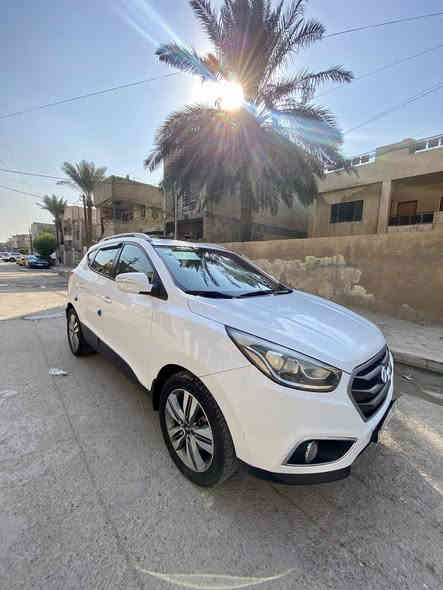 السلام عليكم سياره توسان خليجي 
موديل 2014 بسمي رقم بغداد 
حداديتها  جديده أمامي خلفي مواصفات معروفه أشايربل مري لايت زينون تحكمات أستيرن
السياره جاهزه ع الأخير مع تغليف الارضيه والكشنات 
بيه صبغ بنيد آثار شخوط وبارد باب سائق 
السعر 148 —— موبايل ***********
المنطقه — بغداد جديده
