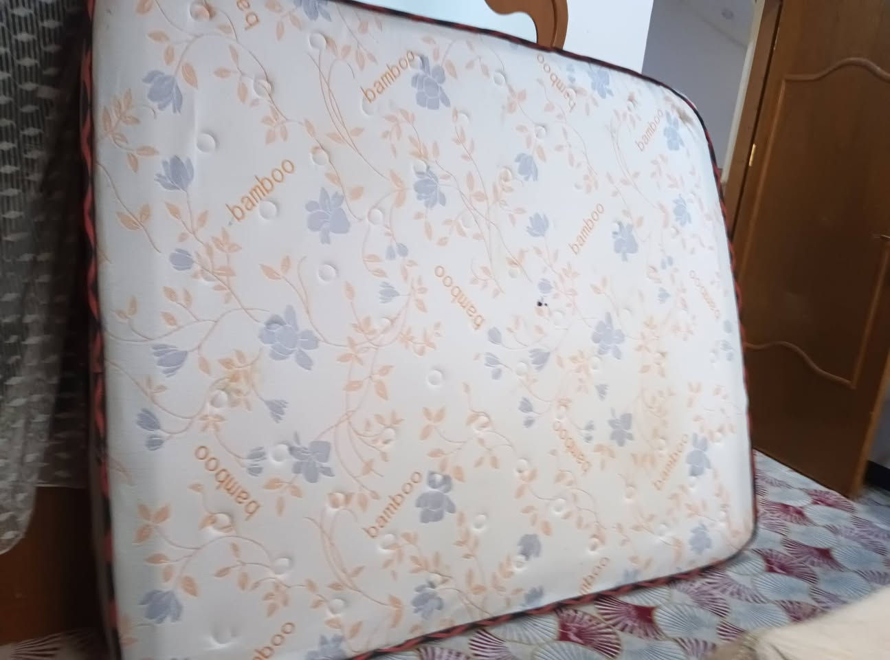 السلام عليكم
دوشك جربايه نضيف إستخدام قليل
الطول 2متر والعرض 160 العنوان بابل واكو توصيل 
السعر 50
***********
