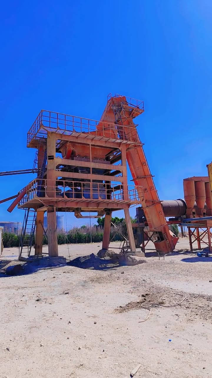 السلام عليكم معمل اسفلت للبيع في محافظة النجف 120 طن فياناوفا دنماركي مع حادلات عدد 2 ومطاطية عدد 1 وفارشة ديماك 11م ونص عدد 1 مع اجازة تنمية مع كهربأ واصل مع شفل كاوسكي 80 عدد1 وهذة الصور للمعمل ومحتوياته
الاتصال على الرقم ***********
