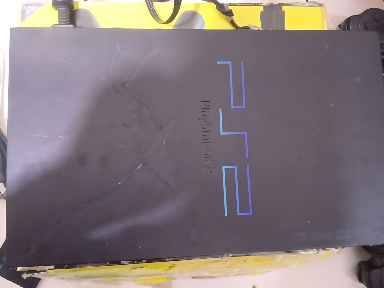 سوني 2 للبيع الجهاز  
شاهد الله نضيف معه  2 جوستك اصليات وحده مستخدمه قليل وحده جديده  كامل ملحقاته يحتوي على 30 لعبه 
 ابرز العابه 
بلاك 
اله الحرب 
جي تي سان اندرياس 
وبعد اهواي  
++ مكتبه كامله من العاب الجهاز السيگا ( يعني جهاز بطن جهاز ) 
الجهاز نضافته 90%
اما الـ10 الباقيه فقط مكسور الخلاف العلوي للجهاز وملحوم فقطط 
الجهاز 60 الف معه التوصيل 🤩
التواصل 
الرقم : ***********
