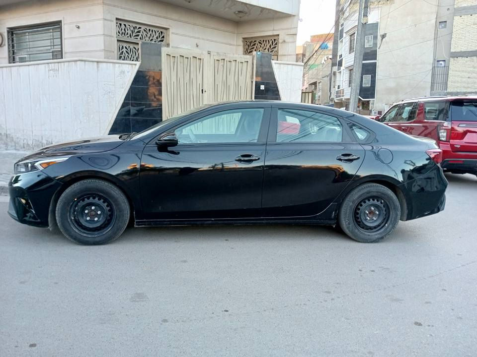 كيا فورتي وارد امريكي محرك 2000 دوش حادثها موضح بالصورة نظيفه جدا مواصفات fe  كامرة خلفيه تحكم ستيرن جهتين  رادار تحديد مسار اضافه للمواصفات الاخرى السعر 139بي مجال بسيط
للاستفسار اكثر الاتصال على *********** بغداد, العراق
