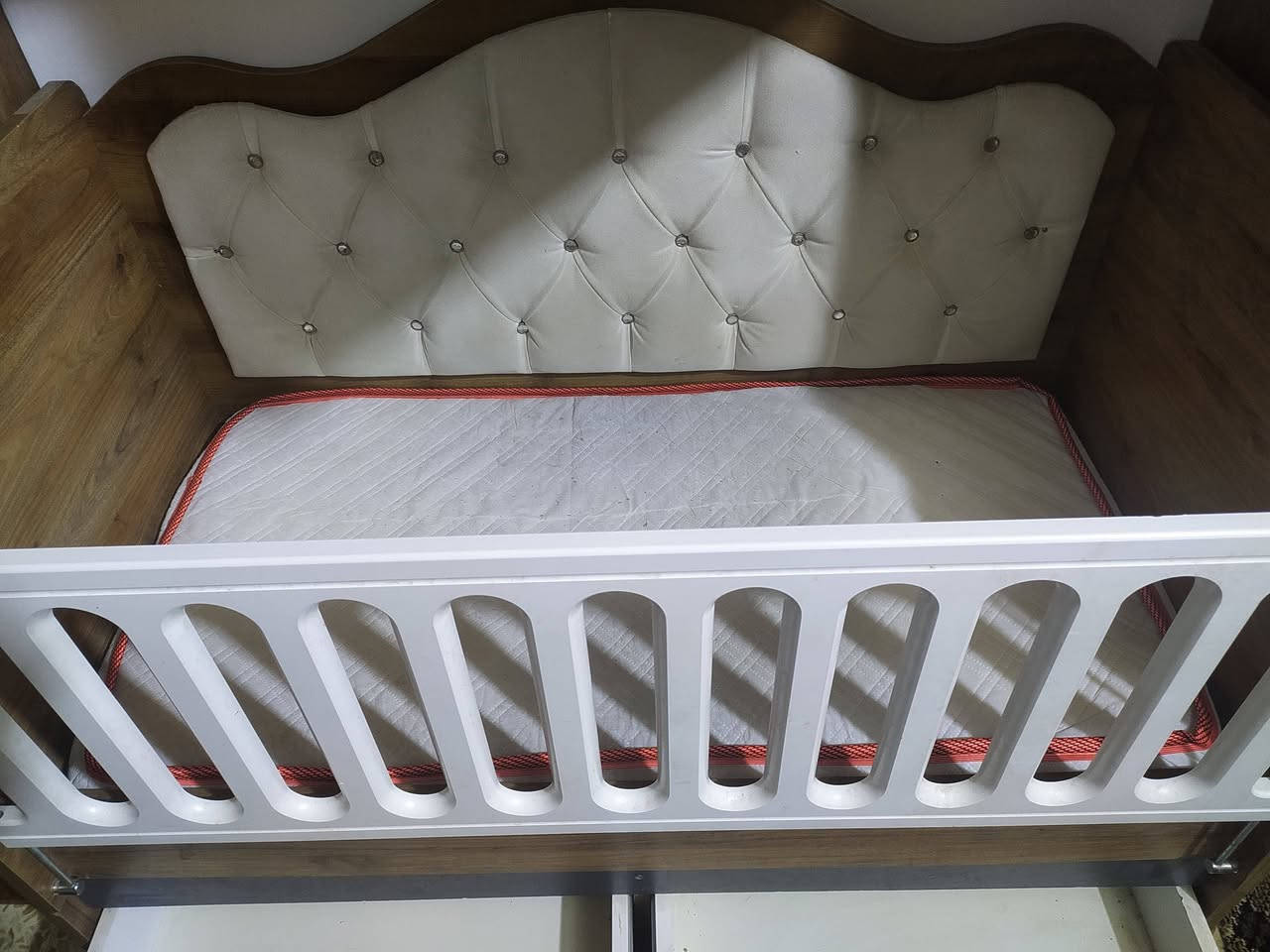 چربايه  مالت أطفال
تأخذ من ( عمر يوم واحد / إلى عمر خمس سنوات ) 
نظيفه تركيه 
مرتبه وحلوه 
السعر ( ١٢٥ الف )  وبي مجال بسيط

ومعه دوشك ضغط اصلي بعدة بنايلون
المكان / نجف ( ناحية العباسية)
للاستفسار مراسلة الرقم واتساب 
***********
