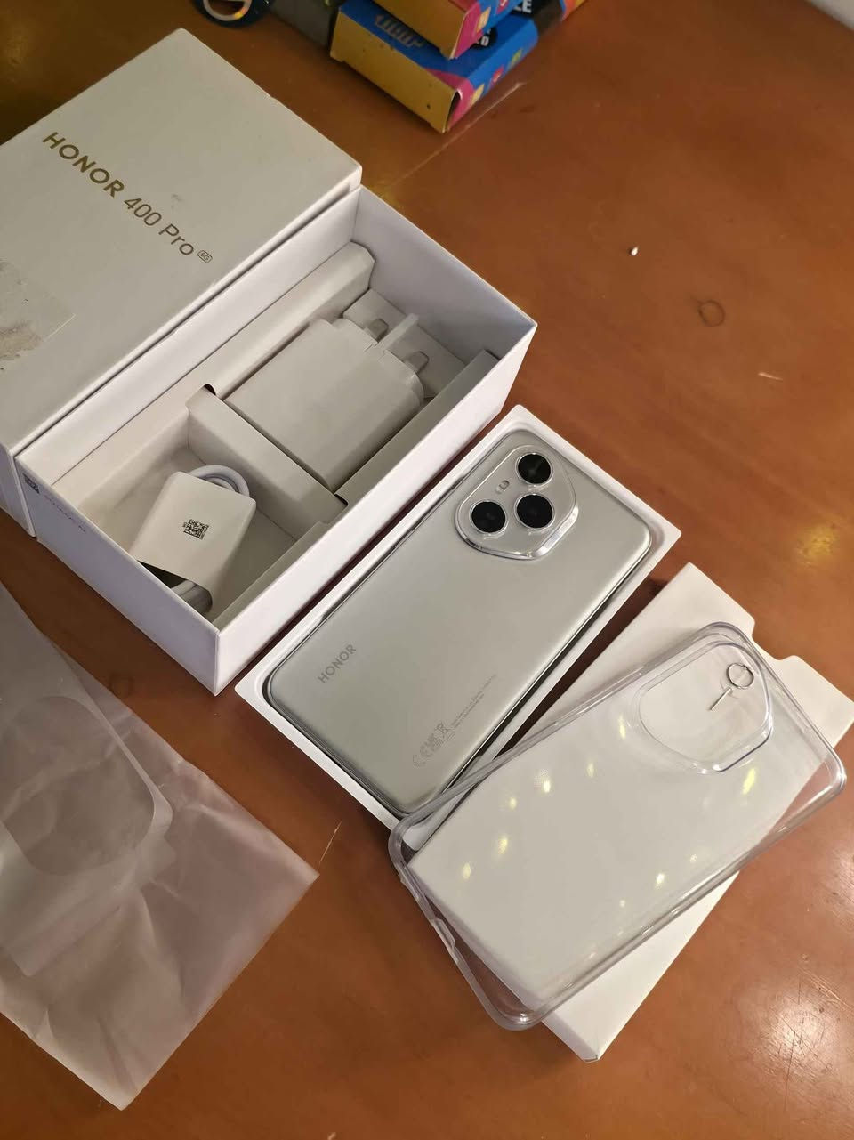 هونر 400 برو 5g

 جهاز مستخدم ايام 

كامل ملحقات غير مستخدمه
باكيت شاحنه كيبل كفر 

سعر 705 الف 

يوجد توصيل لجميع محافظات العراق
 للحجز راسل الصفحة
 واتساب *********** بغداد, العراق
