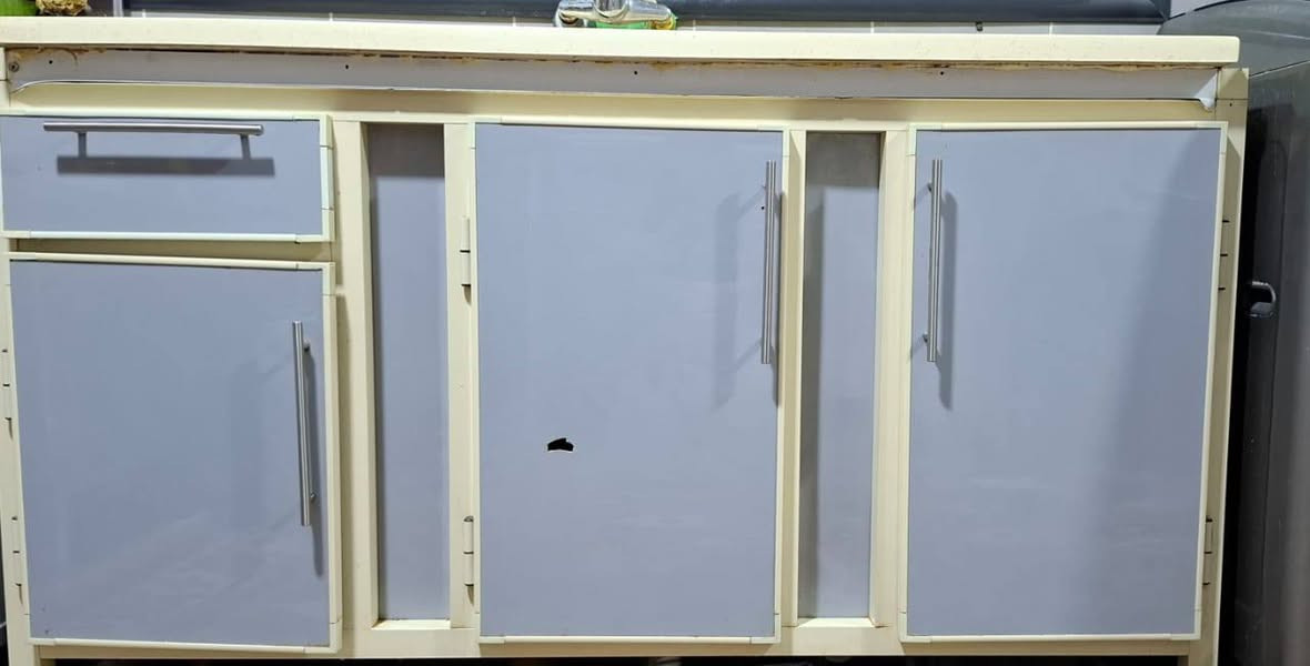 كاونتر مستعمل نظيف لبيع
رقم الهاتف  ***********
