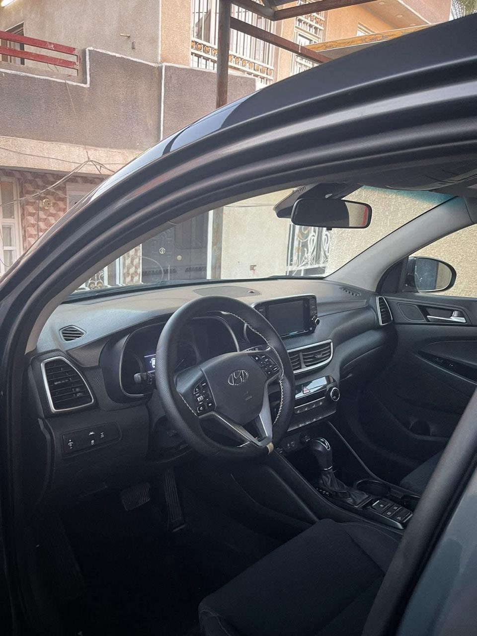 السلام عليكم
سياره توسان 2019 وارد امريكي 
رقم بغداد 
السياره بدون حادث 
مكفوله من الصبغ 
السعر 154$
المكان بغداد الراشديه 
الرقم ***********
