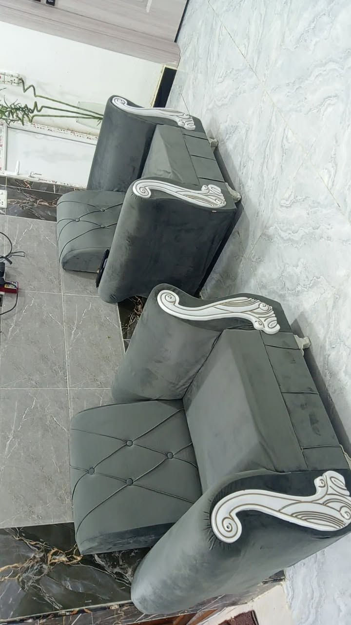 ٧مقاعد نظيف جدا بعده جديد مع طابوريه ٢٠٠ مكان باب معظم


**إذا كنت صاحب هذا الإعلان وتريد حذفه لأي سبب، رجاءا أرسل رسالة إلى الدعم الفني**