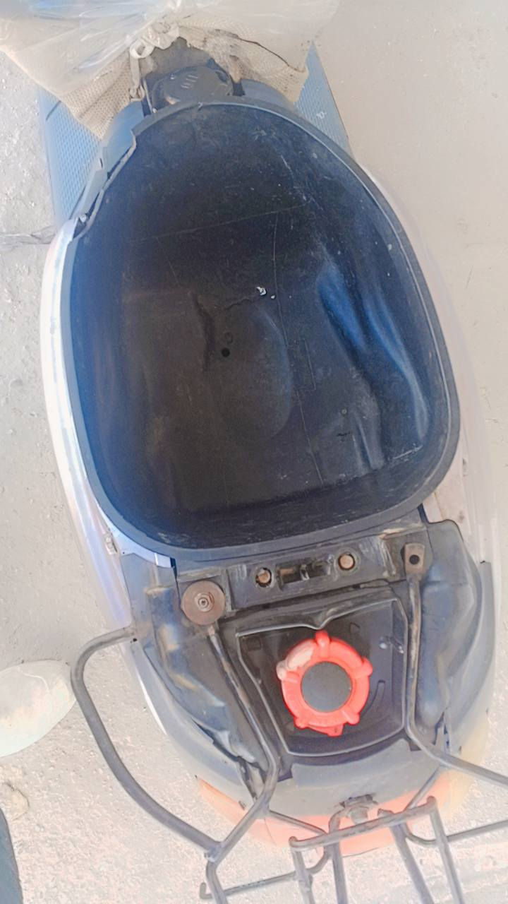 السلام عليكم ورحمه الله وبركاته 
ورمضان كريم عليكم 
دراجه  للبيع🛵  منغولي إم  السله شرط ما مفتوح محركه 
السعر 300  وبيها مجال بسيط حگ الجيه 
العنوان كربلاء الحسينيه
 عون عليه السلام 
***********
ابو اسلام
