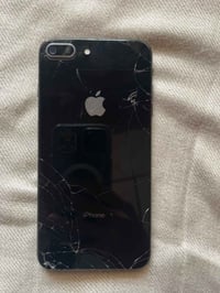 ايفون ٨ بلس • ذاكرة ٦٤ • ظهر مفطر