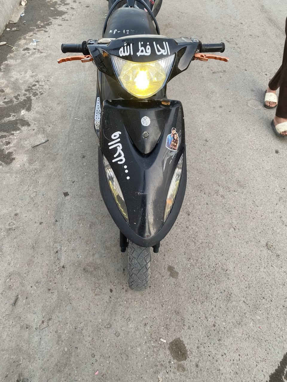 السلام عليكم ماكس عدله مكيه مفتوحه دراجه جاهزه من كولشي شلعه ومعدل كهربائياتها كله شغاله اشاير ولايتات من صبح نكره سلف هورن بريكات كله شغال مابيها نقص سعرها ٤٥٠ بيها شي بسيط مكاني حي اور بغداد  رقمي ***********
