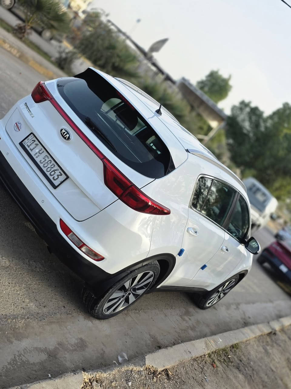 سلام وعليكم 
سبورتج2019خليجي رقم بغداد الجديد بسمي هزة وسنوية كلة جديد محرك2000دوش كير ومكينة كلة بلادي بوضع الشركة ماشية105حقيقي السيارة كفالة صبغ وتبديل وبيهة بعض الملاحضات البسيطة مال عمرهة بيهة بارد بل جاملغ وبل باب بسيطات جدا وحلوات
السعر187وبيهة مجال 
مكان السيا ة بغداد المحمودية
اي ستفسار***********
