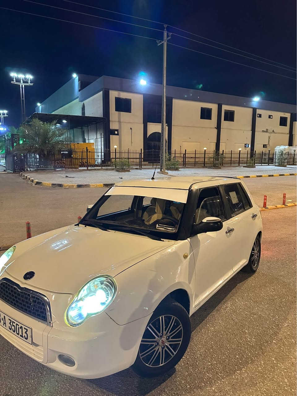 يا الله 
ليفان 320
مديل 2013
تصليح خياسات وبارد فقط
منظومه تبريد جاهزه 
كير ومكينه بحاله جيده
كلج جديد 
سنويه بسمي جديد 

تحويل ثاني يوم رقم حله
40وبيها مجال
مكانها نجف 
*********** النجف, العراق
