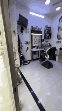 محل حلاقة • جاهز للعمل • حي المهندسين