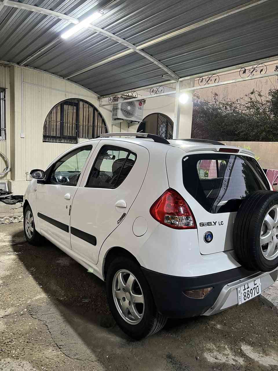 السلام عليكم اخوان عيدكم مبارك 
الحلوه للبيع 
باندا كروز موديل 2013 ماشية 85 الف
السيارة مكفولة من الضربة والصبغ فقط  فقط 
بيها بارد بجاملغ سايق وتكحيلات بسيطة شخطات بنية
السيارة رقم بغداد مشروع وطني بأسمي 
جاهزه ومابيها نقص تشغل وتطلع 
رقم وسنوية وهزة لغاية 2031 مجددات بأسمي شخصيا
عارضها ب 55 وبيها مجال للشراي 
مكاني بغداد السيدية رقمي ***********
