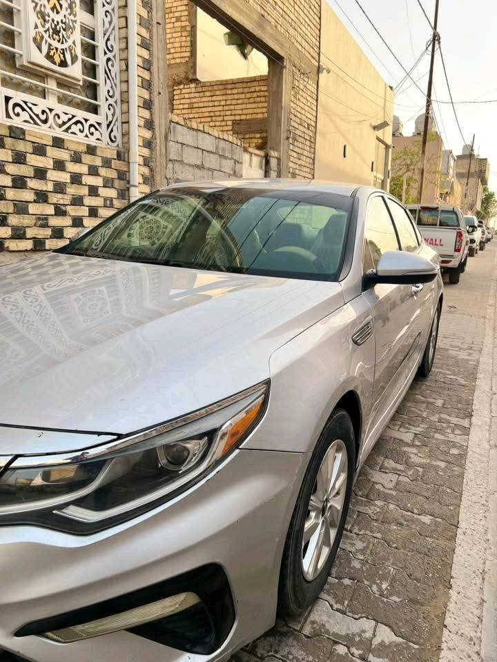 كية اوبتمة موديل 19 امريكي حادثة جاملغ الايمن بارد او خشم البنيد راجع بارد بس لغود وشواصي مكفولة سيارة رقم سليمانية مدوراو وكلة جاهز مكينة الفين وربعمية رقمي *********** بيع او مرواس بجارجر اوبامة
الأوراق والرقم: هل التنازل/التحويل جاهز؟ وشنو رقم اللوحة بالضبط وهل عليها أي قيود أو ملاحظات؟: 
السيارة جاهزة مدورة ثانيوم 
وين موقع السيارة هسه؟ وبأي محافظة/منطقة ممكن تنعرض للفحص، وشنو السعر النهائي أو أقل حد للمرهوس؟: 
السيارة موجودة بل النجف الاشرف 