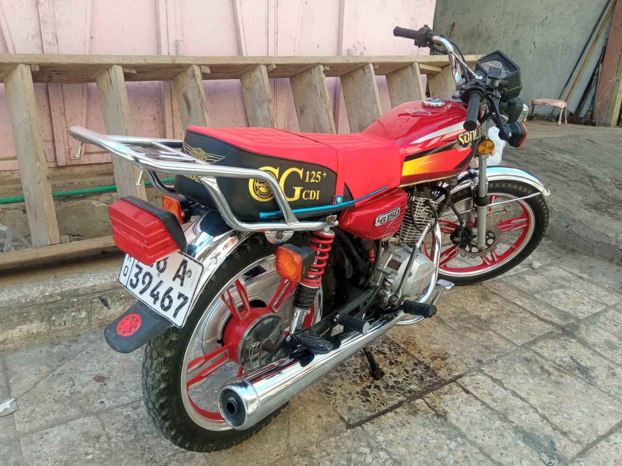 السلام عليكم دراجه سيفان خمسه كير للبيع رقم انكليزي السعر مليون وهذا رقمي ***********
